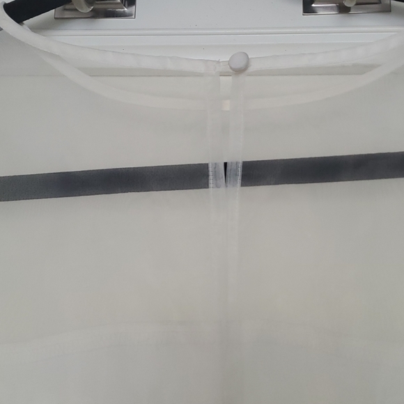 Express white puffy sleeve shirt - Picture 7 of 9